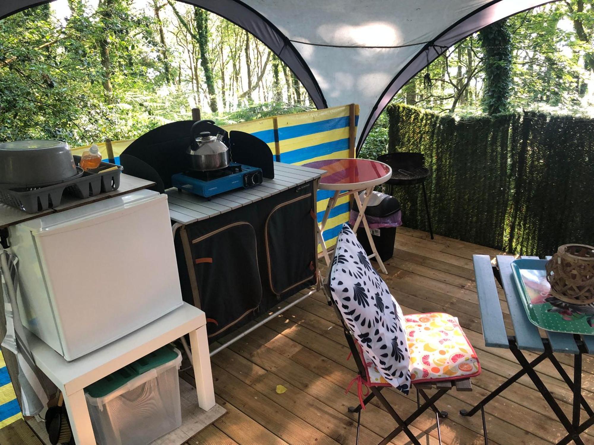 Camping Au Lac Du Drennec Glamping Tent Commana Eksteriør bilde
